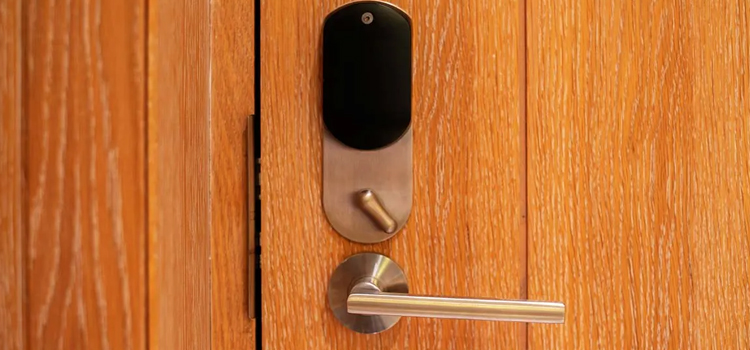 Automatic Locking Door Knob Guadalupe